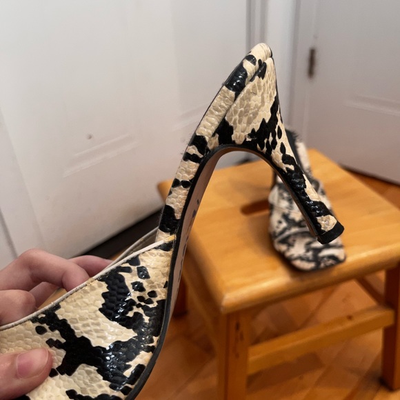 Black and White Faux Snake Print Heel - Picture 3 of 3